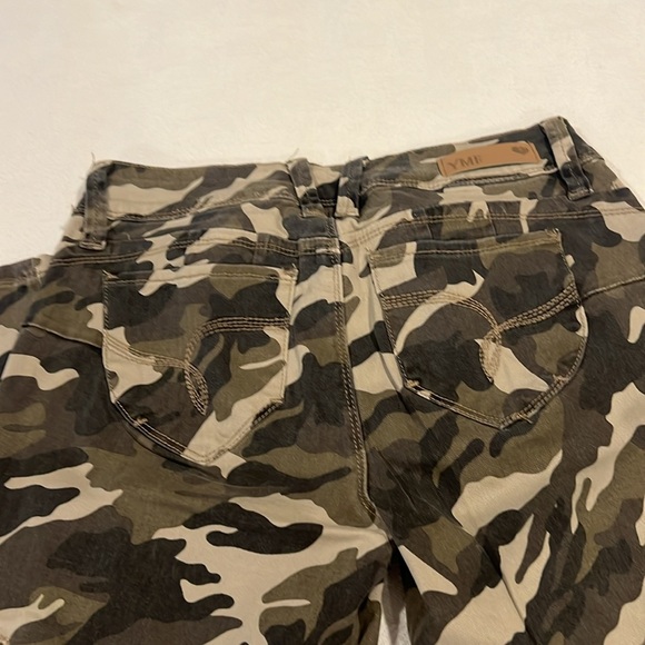 Camo jeans size 3 - Picture 4 of 6